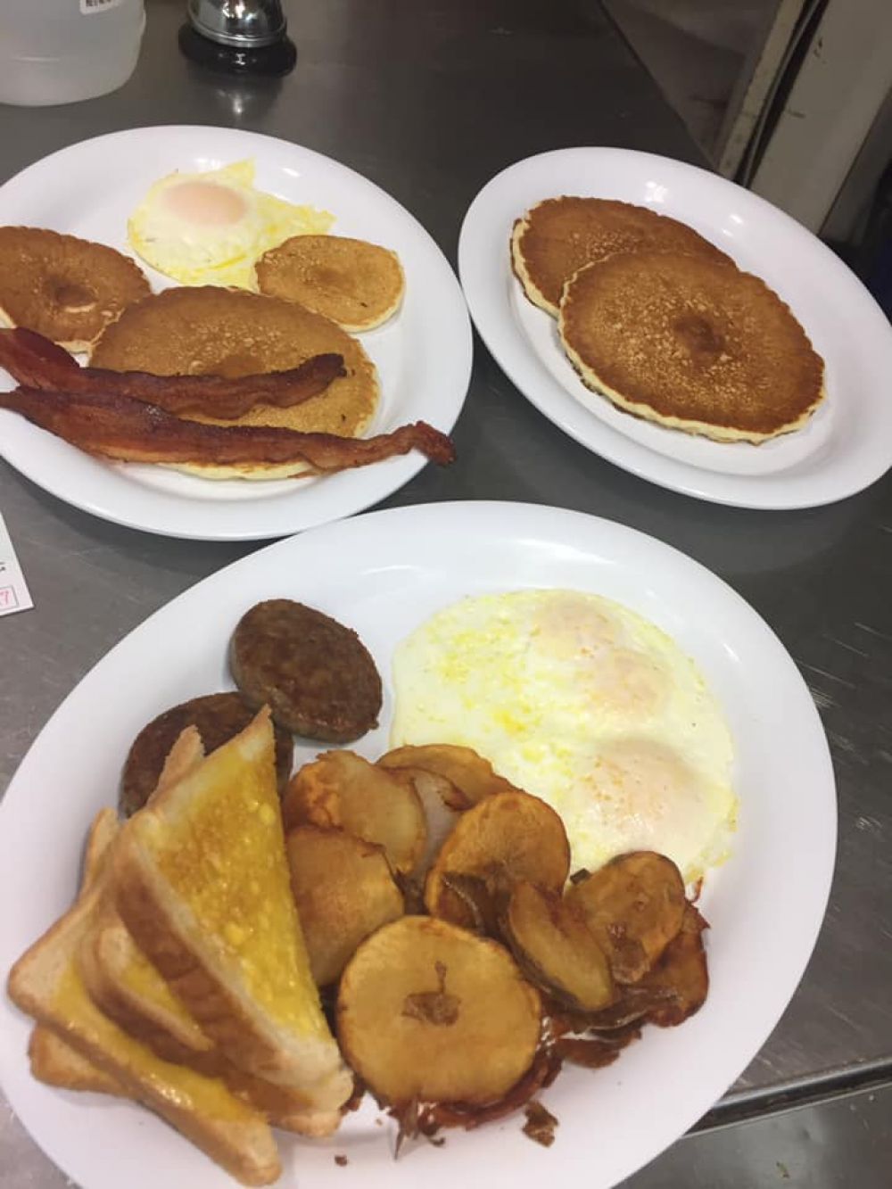 Bonnie-Cafe-Mt-Vernon-IL-breakfast