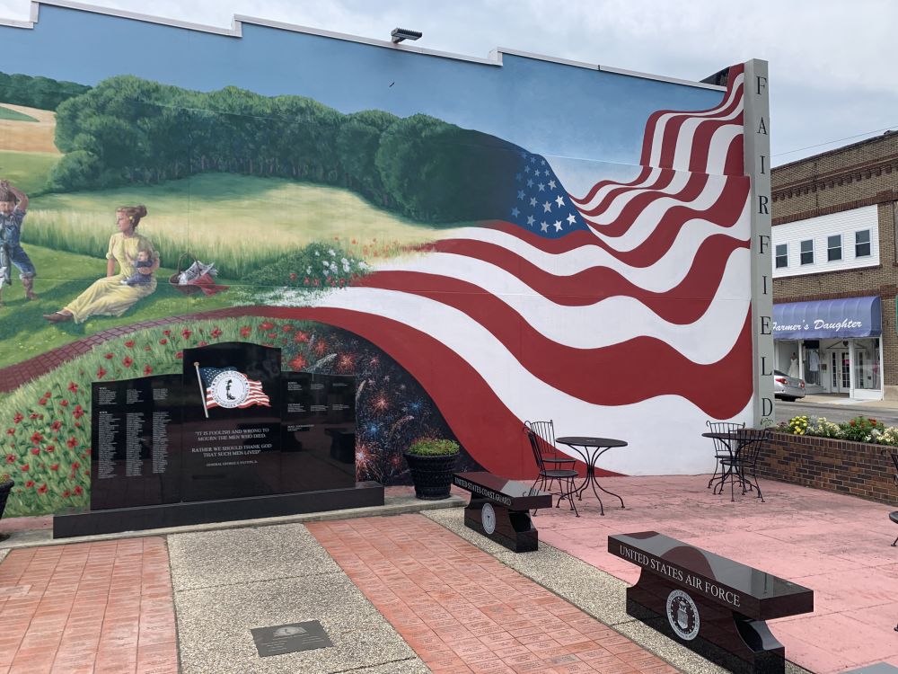 Downstate-road-trip-veterans-mural