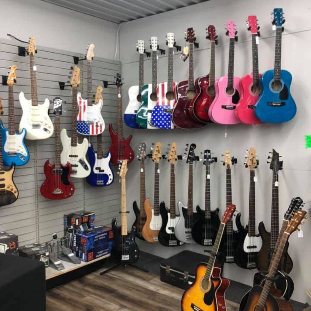 Peoples-Choice-Cash-and-Pawn-Mt-Vernon-IL-guitars