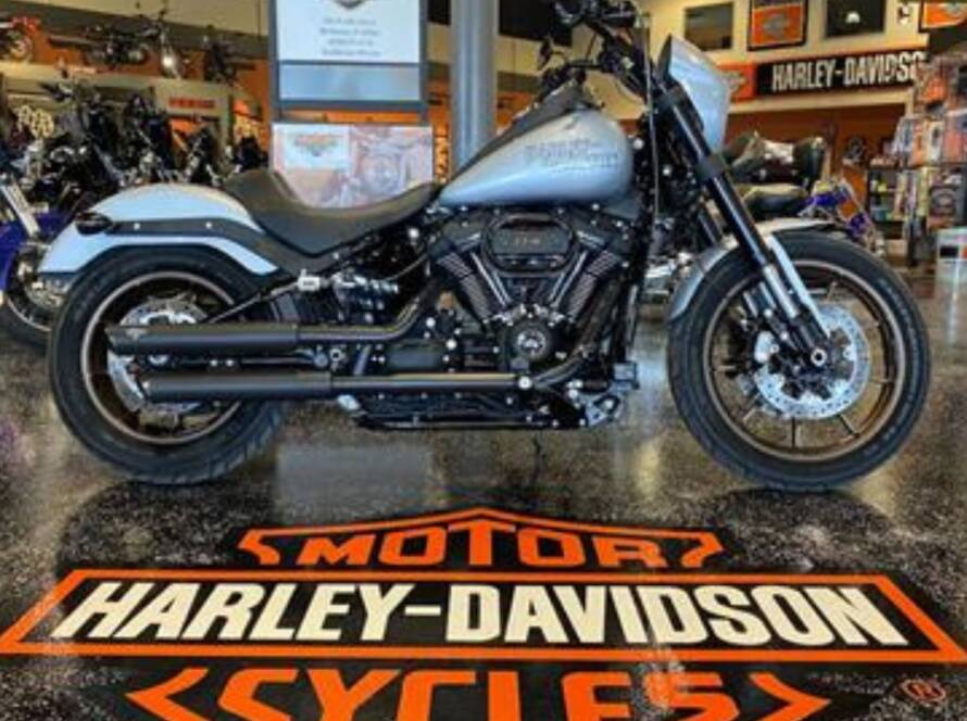 Roadhouse-Harley-Davidson-Mt-Vernon-Il-bike