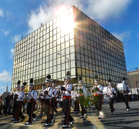 Fall-fest-weekend-downtown-mt-vernon-illinois-parade-marching-band