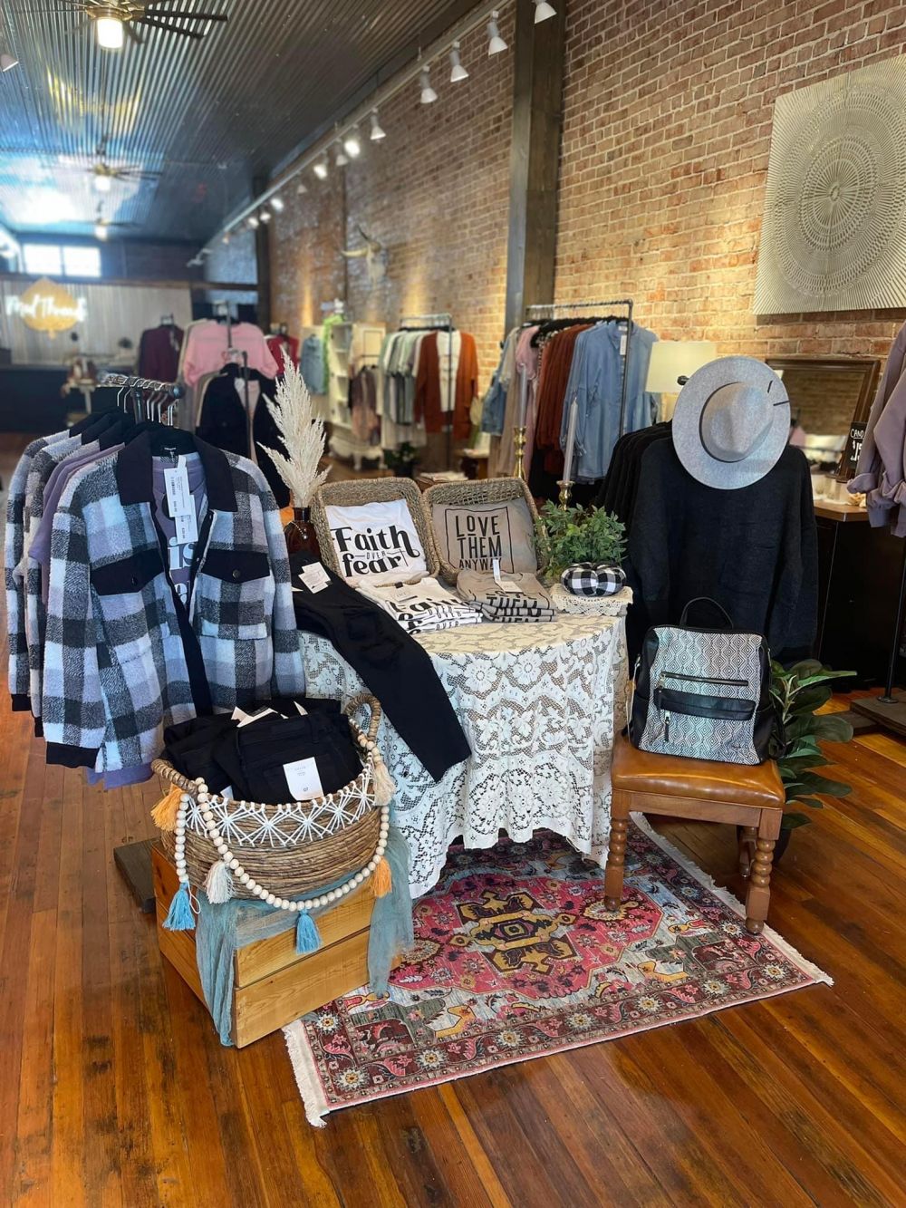 Stay-dine-discover-enjoy-mt-vernon-illinois-boutiques
