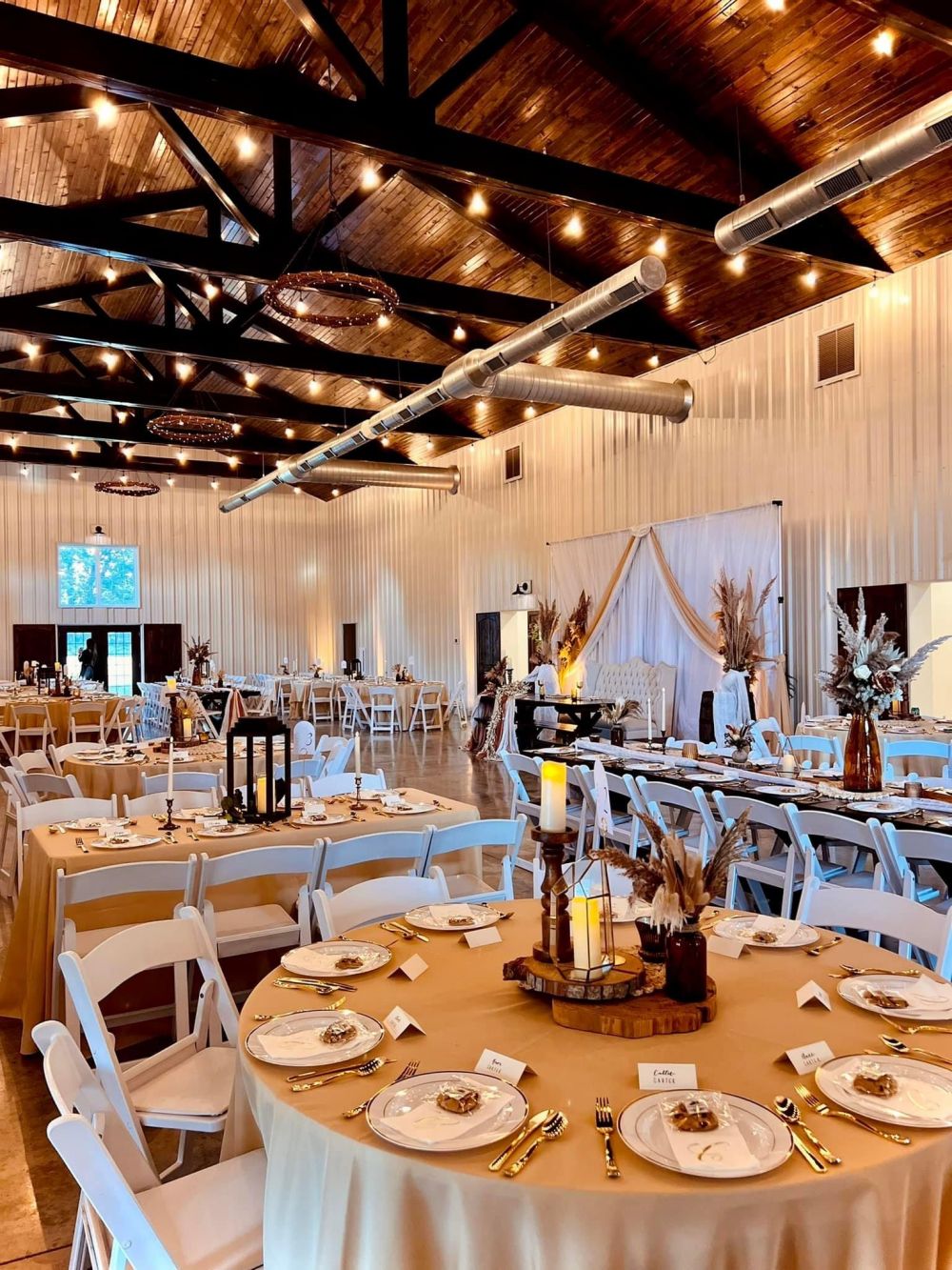 Stay-dine-discover-enjoy-mt-vernon-illinois-wedding-venues