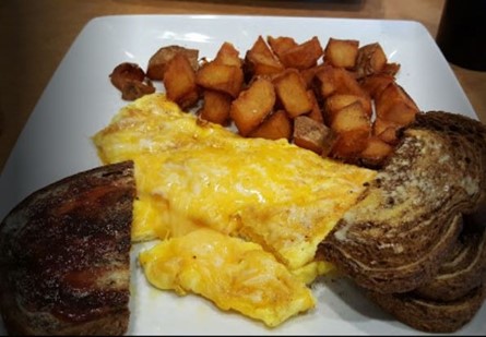 food-and-drink-breakfast-the-grille-mt-vernon-illinois